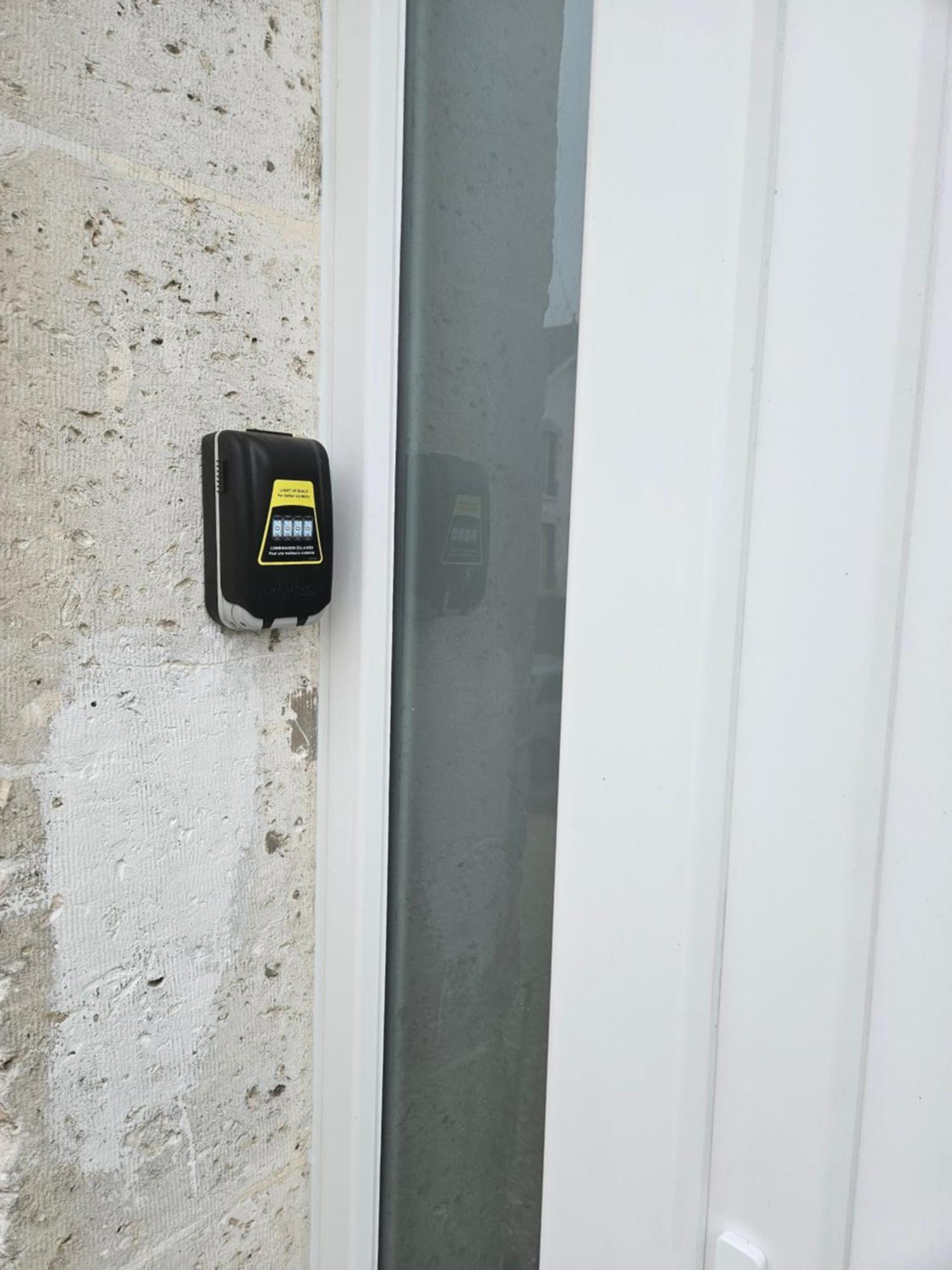 Apartamento Sarl La Famille 2 Angulema Exterior foto